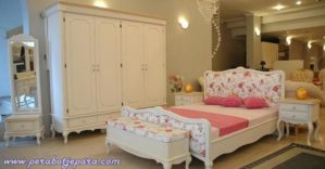 Set Kamar Tidur Minimalis Klasik Hazard